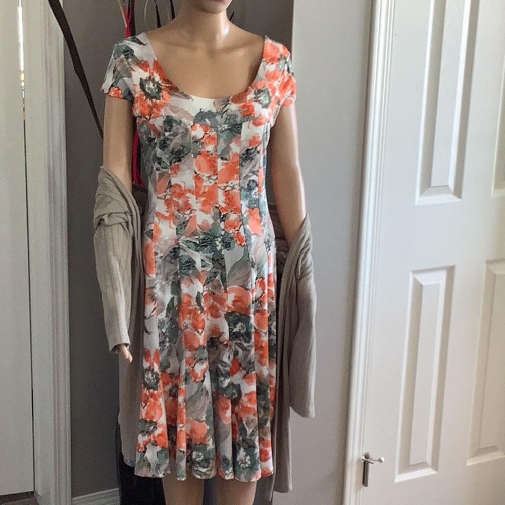 MARALLIS Floral Cap Sleeve Dress size M. With 3/4 length Cardigan and sleeve